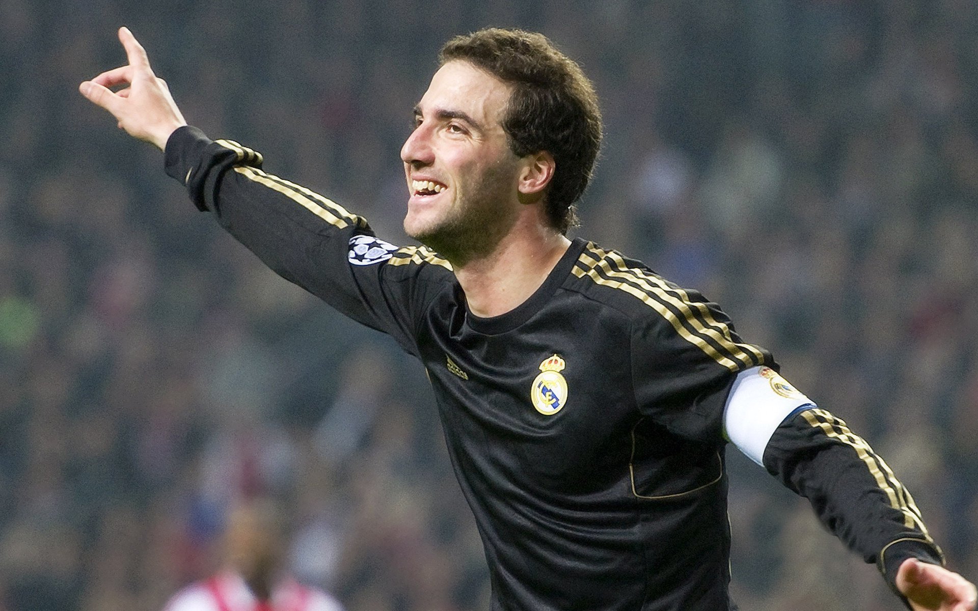 格列兹曼一锤定音，德国战车强势碾过哥伦比亚晋级